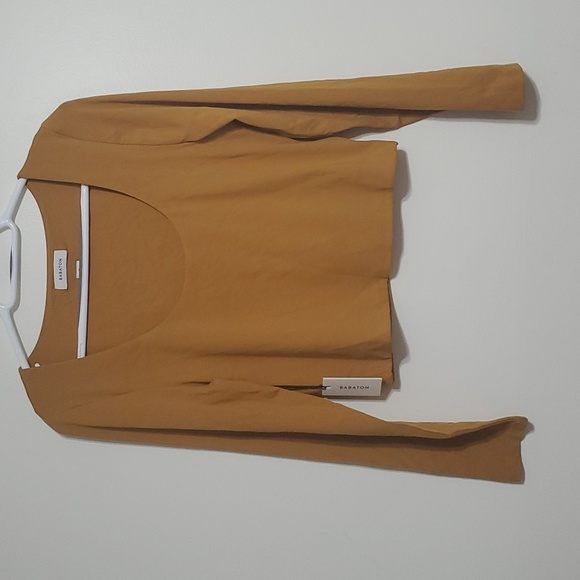 Babaton Tops - Babaton full sleeve crop top